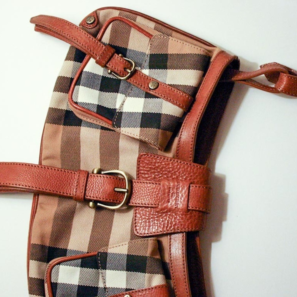 Burberry Cinda EUC 🎄1 DAY ONLY🎄